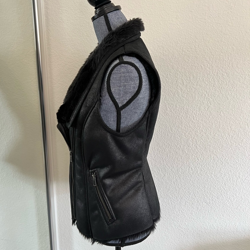 Banana Republic Black Faux Fur Vest - Picture 4 of 6